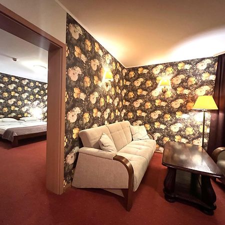 Hotel โควอตสโก ภายนอก รูปภาพ